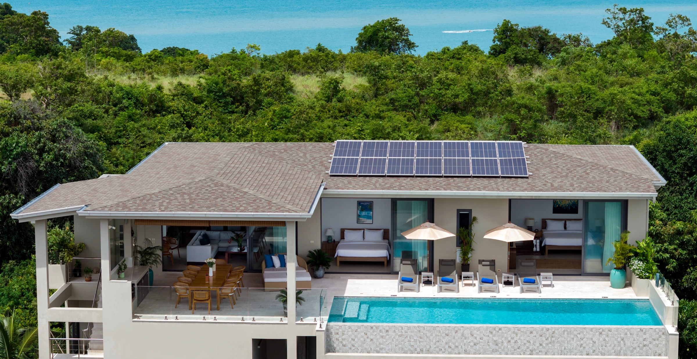 Villa Parichart surrounded by tropical greenery in Plai Laem